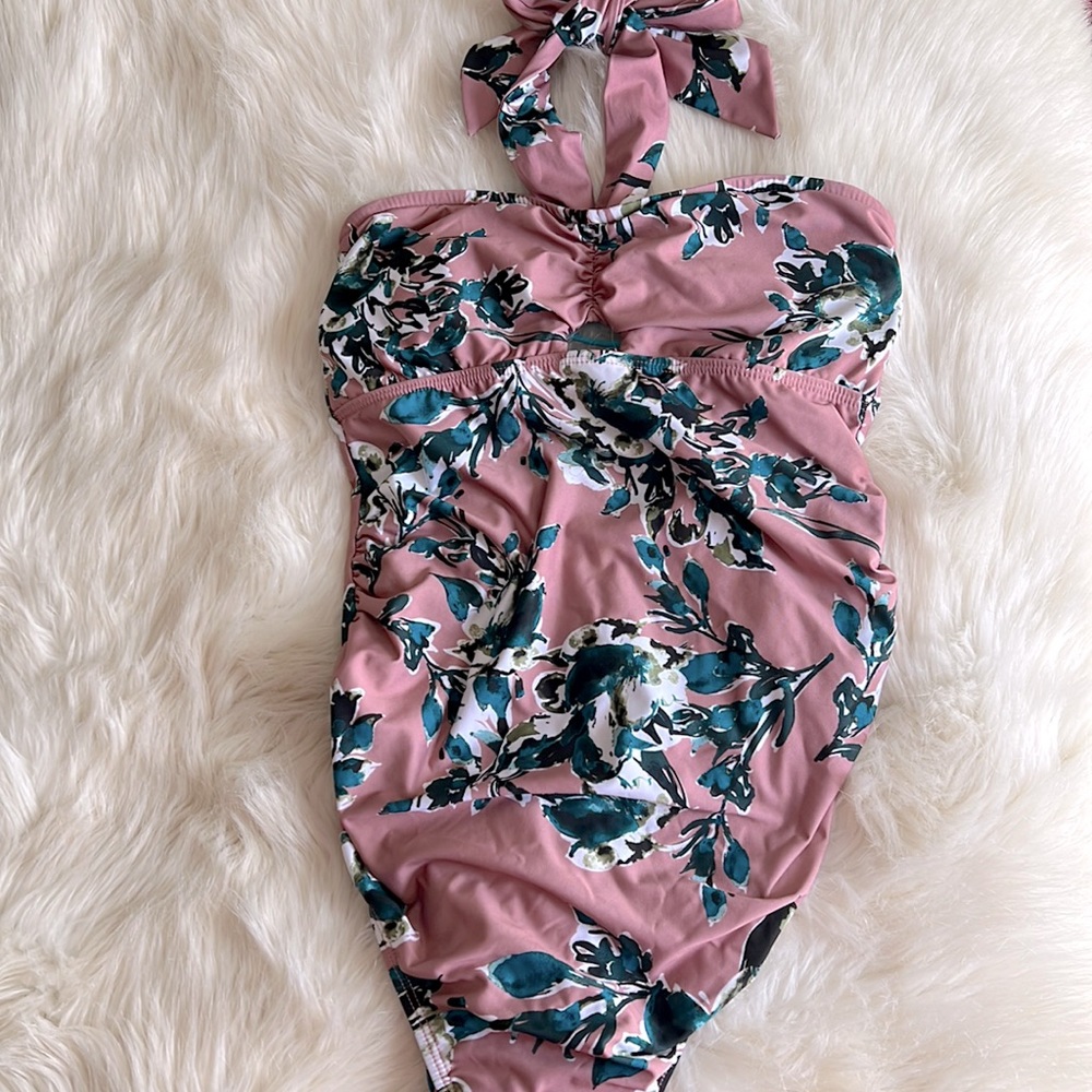A Pea in the Pod Floral Cutout Maternity Bathing Suit, Size Small